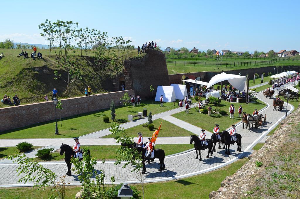 Hotel Medieval Alba Iulia Ngoại thất bức ảnh