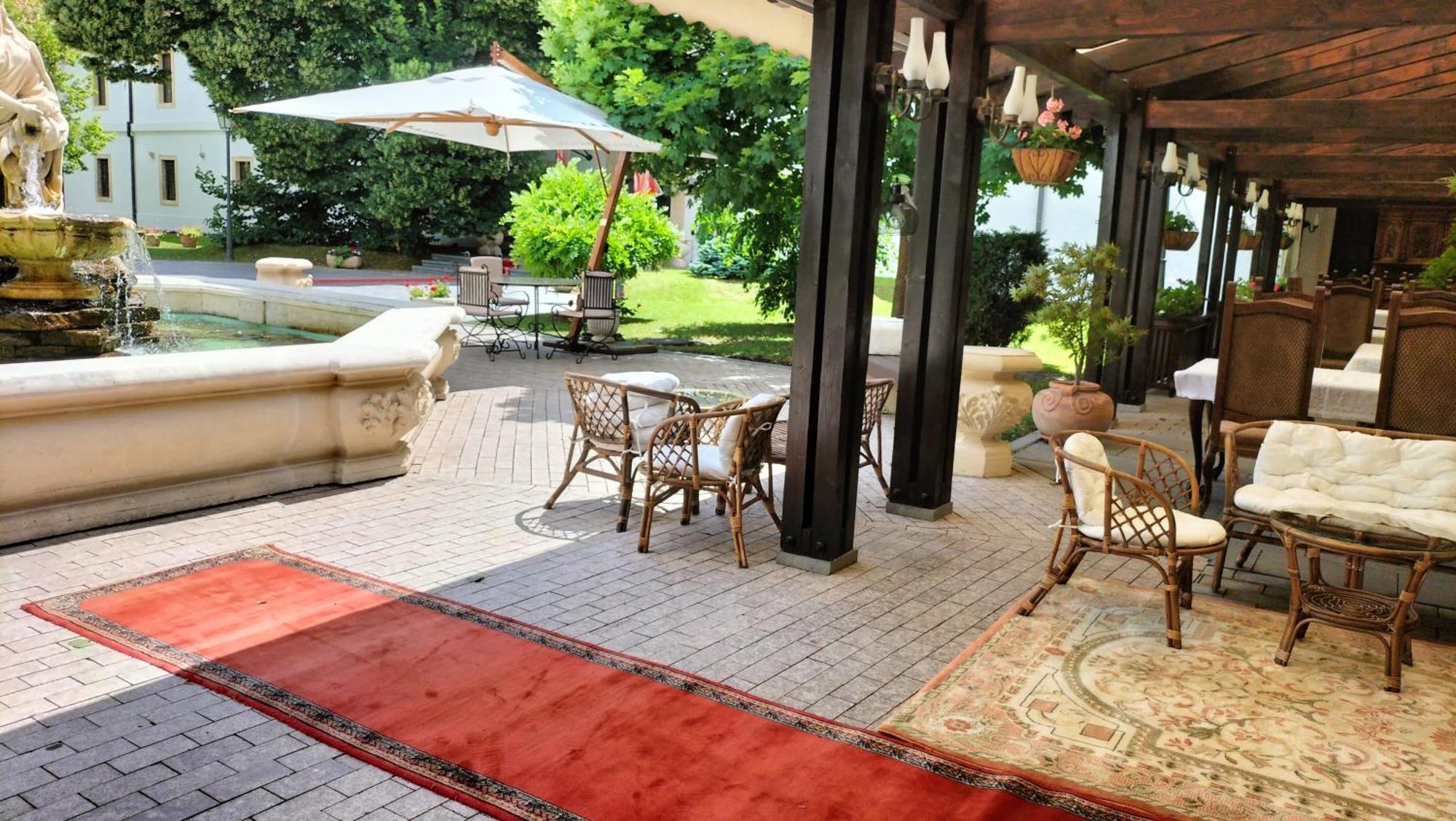 Hotel Medieval Alba Iulia Ngoại thất bức ảnh