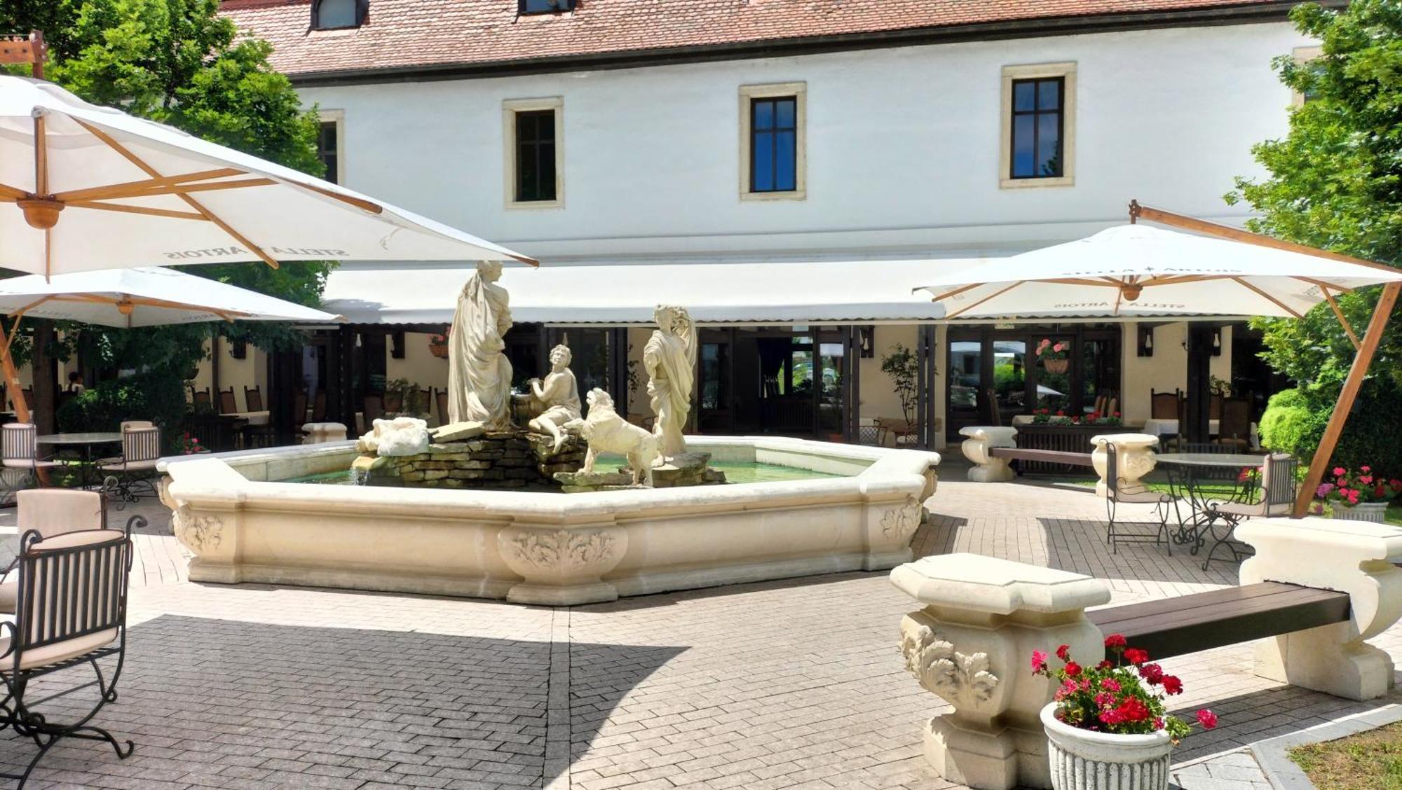 Hotel Medieval Alba Iulia Ngoại thất bức ảnh