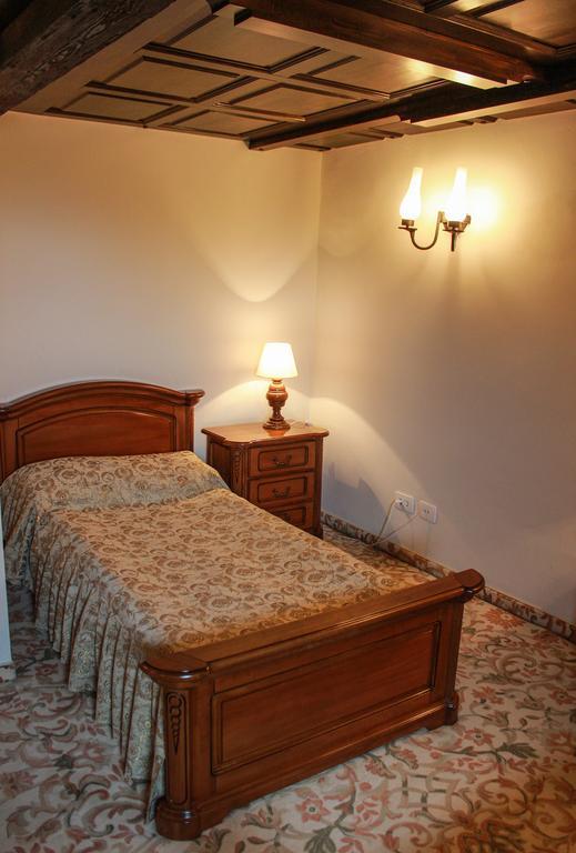 Hotel Medieval Alba Iulia Phòng bức ảnh