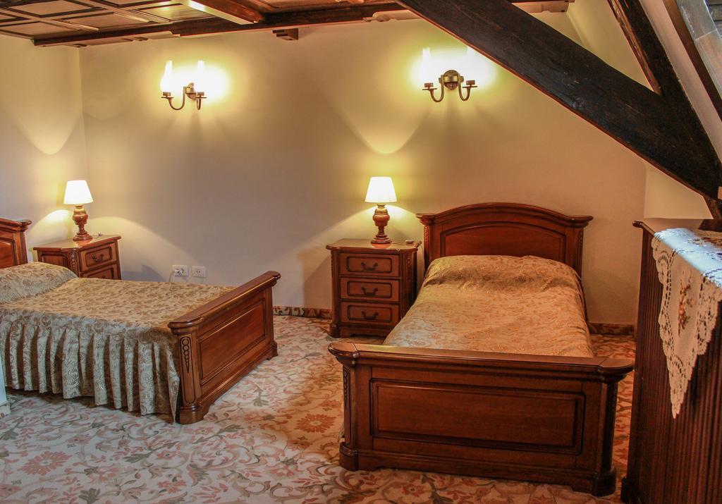 Hotel Medieval Alba Iulia Phòng bức ảnh