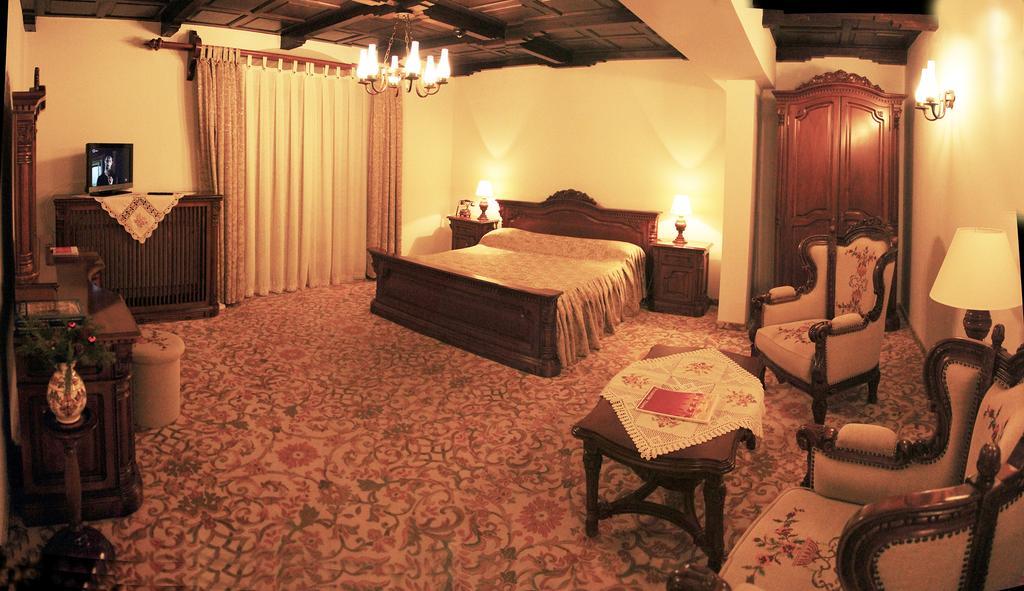 Hotel Medieval Alba Iulia Ngoại thất bức ảnh
