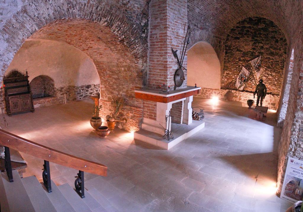 Hotel Medieval Alba Iulia Ngoại thất bức ảnh