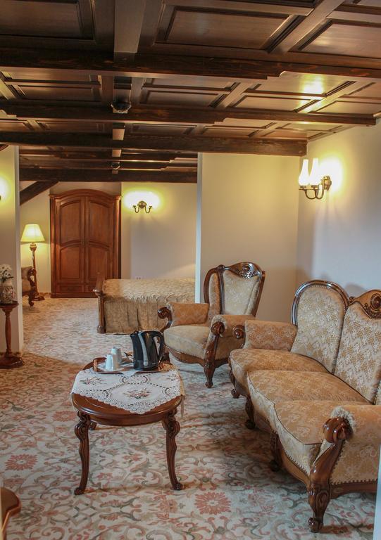 Hotel Medieval Alba Iulia Phòng bức ảnh