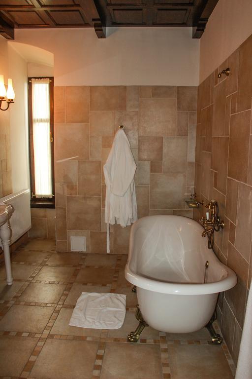 Hotel Medieval Alba Iulia Phòng bức ảnh